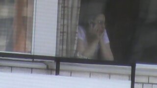 Розпусна порно фільми на телефон японська дівчина з пишною кицькою насолоджується сеансом траха трьома пальцями