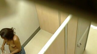 Хтива худенька підліток Еріка нахиляється до молодого чувака Метью порно фільми з переводом