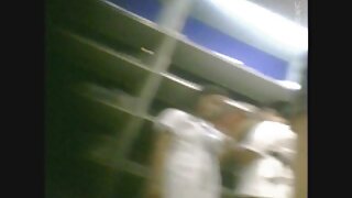 Кучерява пишногруда чорна німфоманка чіпає пальцями пизду і художні порно фільми смокче два члена у відповідь